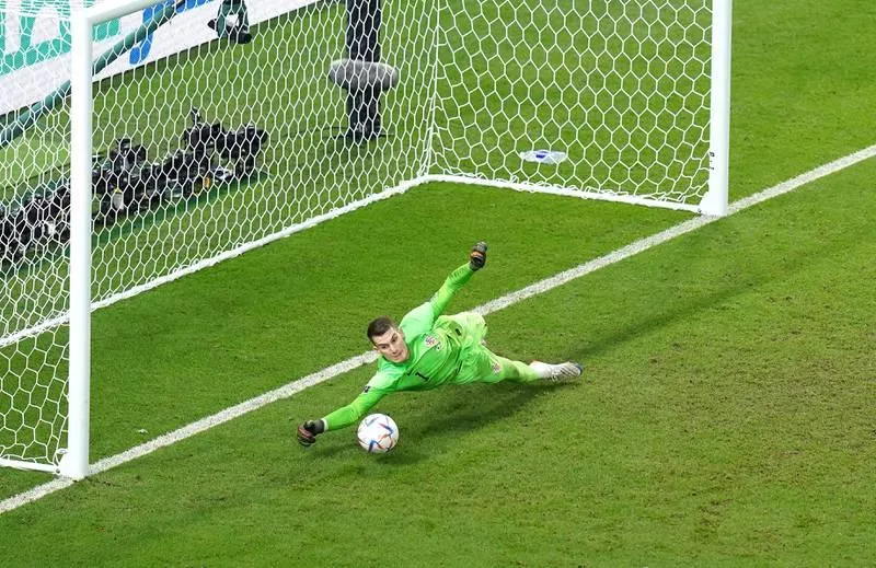 ...Và quả thứ hai của Mitoma... Ảnh: Getty ...Và quả thứ hai của Mitoma... Ảnh: Getty