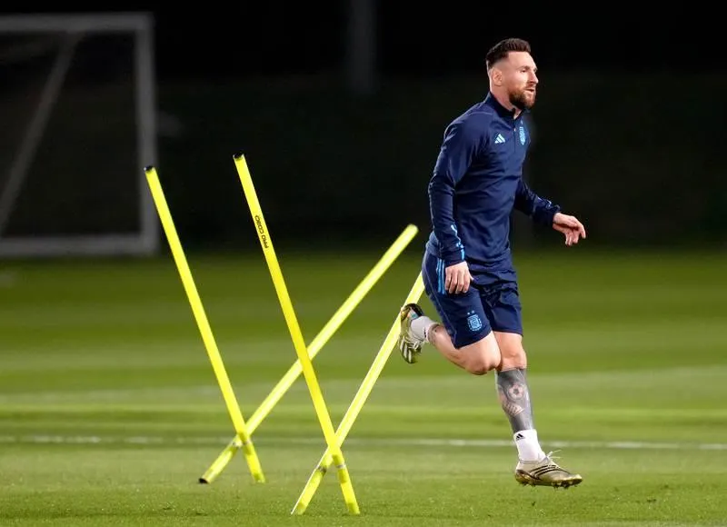Buổi tập cuối của Messi và Argentina trước khi gặp Croatia có gì đặc biệt? ảnh 1