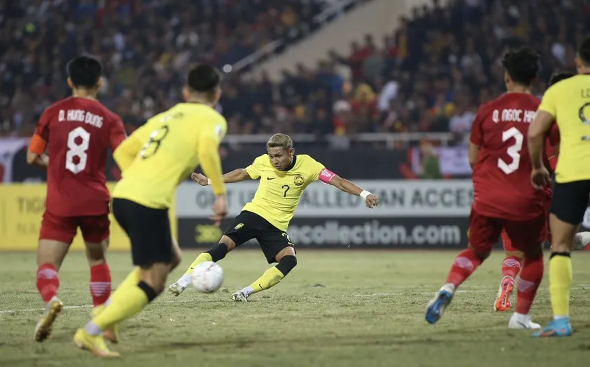 Faisal Halim (7) chỉ là cái bóng của chính mình so với những trận trước. Ảnh: A.THỎA Faisal Halim (7) chỉ là cái bóng của chính mình so với những trận trước. Ảnh: A.THỎA