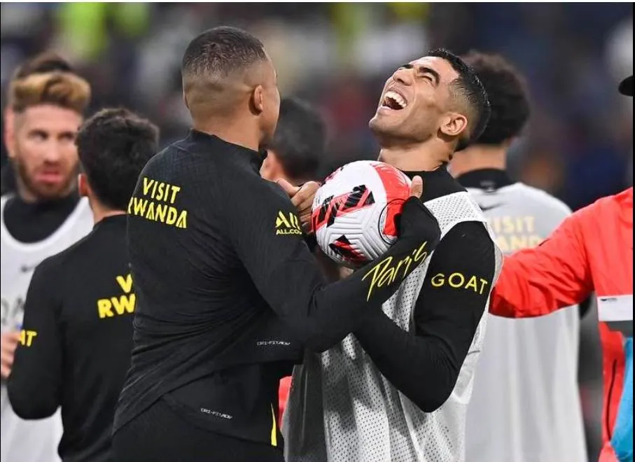 Hakimi, Mbappa, Neymar, Messi,...trong màu áo PSG chuẩn bị đối đầu với Ronaldo.