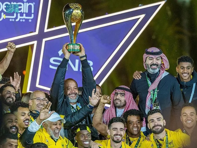 Al Attihad lên ngôi vô địch Siêu cúp sau khi đánh bại Al Feiha 2-0. Ảnh: Getty Al Attihad lên ngôi vô địch Siêu cúp sau khi đánh bại Al Feiha 2-0. Ảnh: Getty