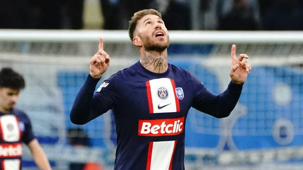 Sergio Ramos có bàn san bằng 1-1 cho PSG cuối hiệp 1. Ảnh: Getty