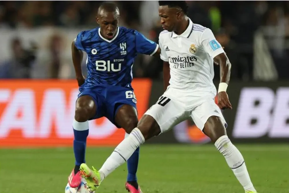 Sự nỗ lực của Al Hilal tạo nên một trận đấu rất cống hiến, dù thua nhưng nhà vô địch châu Á ghi được ba bàn....không phải là chuyện đơn giản. Ảnh: AFC David Alaba chúc mừng bàn thắng của Valverde. Ảnh: AFP Lên ngôi vô địch FIFA Club World Cup, HLV Ancelotti &quot;tăng điểm&quot; trong cuộc chạy đua danh hiệu HLV xuất sắc nhất thế giới của FIFA cùng với đồng nghiệp Scaloni của Argentina và Pep Guardiola của Man City. Đánh bại Al Hilal và vô địch, Real Madrid lên ngôi giải này lần thứ tám. Ảnh: EPA