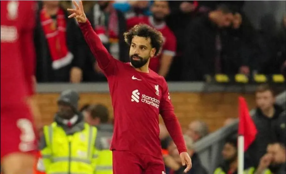 Cứ tưởng như Liverpool vùi dập nhà vô địch FIFA Club World Cup Real Madrid ngay tại Anfield... ...Nhưng không, Real Mardrid là &quot;vua của những vị vua&quot; Vinicius Jr đáp trả bằng cú đúp ở phút 21 và 36 gỡ hòa 2-2 cho Real Madrid. Ngay đầu hiệp 2, cụ thể phút 47, Eder Militao bắt đầu cuộc...ngược dòng bằng bàn thắng đưa Real dẫn 3-2. Virgil Van Dijk không tin vào mắt mình. ...Nhưng chưa dừng lại tại đó, Real thể hiện bản chất &quot;nhà vua&quot; với cú đúp của Benzema nữa. Benzema hoàn thành cú đúp vào các phút 55 và 67. Real thắng lượt đi 5-2 ngay tại Anfield, báo chí thế giới giật tít &quot;Vua đã trở lại&quot;. Lượt về làm sao thầy trò Klopp ngược dòng ở Bernabeu? Những năm gần đây, Liverpool toàn thua Real những trận vỡ mặt, như chung kết Champions League 2018 tại Kiev, chung kết Champions League 2022 tại Paris...và lượt đi vòng 1/8 Champions League hiện nay. Real Madrid, &quot;vua của những vị vua&quot;. Ngôi sao đơn lẻ ra đi không làm cho Real mất đi sức mạnh.