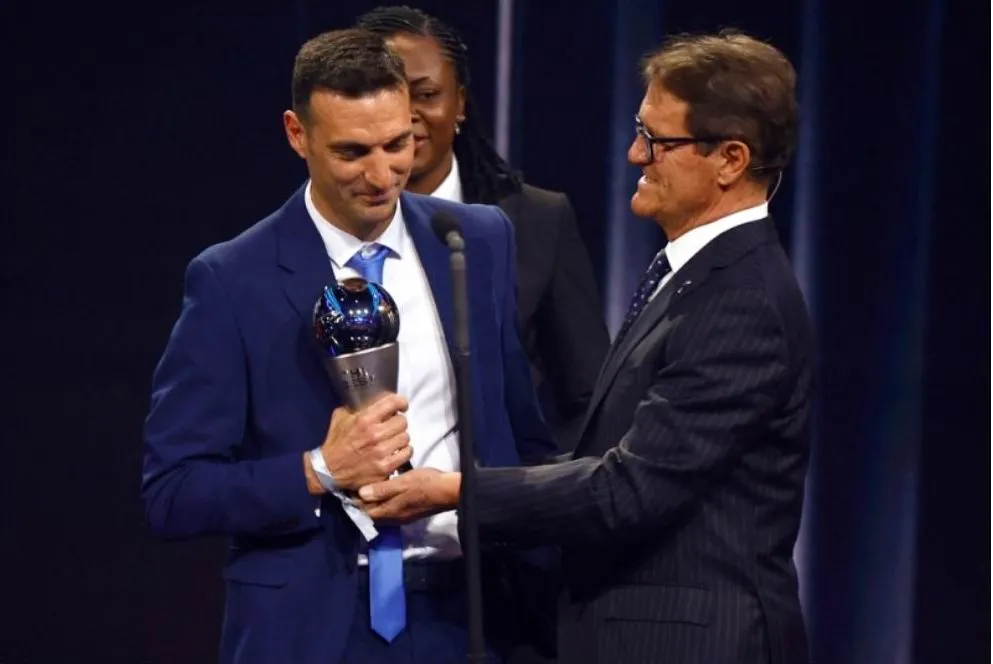 HLV Capello trao danh hiệu HLV xuất sắc nhất cho HLV Lionel Scaloni, nhà vô địch World Cup 2022. Ảnh: Reuter. Messi, Mbappe và Achraf Hakimi được trao danh hiệu FIFA FIFPro cho 11 cầu thủ lọt vào danh sách đội hình hay nhất năm. Ảnh: AFP Tuy nhiên Văn phòng công tố Paris đã lệnh tiến hành cuộc điều tra vào đội trưởng tuyển Morocco vào bán kết World Cup 2022-Achraf Hakim với nghi án hiếp dâm. Ảnh: EPA-EFE