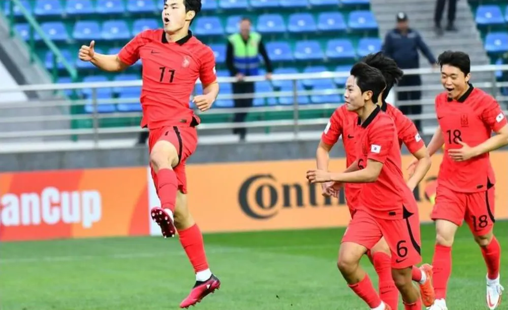 Khó ghi bàn vì Jordan cũng muốn tìm bàn thắng thứ hai, nhưng sơ hở là Hàn Quốc trừng phạt ngay tức khắc. Ảnh: CTP