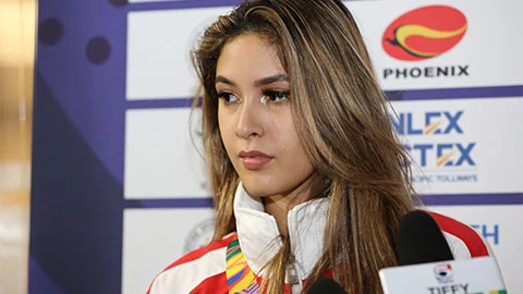 Cô gái Mỹ lai có gương mặt rất đẹp. Ảnh: K.T Cô gái Mỹ lai có gương mặt rất đẹp. Ảnh: K.T