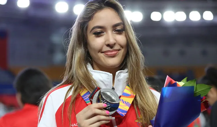 Cassandre Nicole Tubbs, cô gái mang hai dòng máu Mỹ-Cam này là niềm hy vọng vàng của Taekwondo Campuchia. Ảnh: CTP