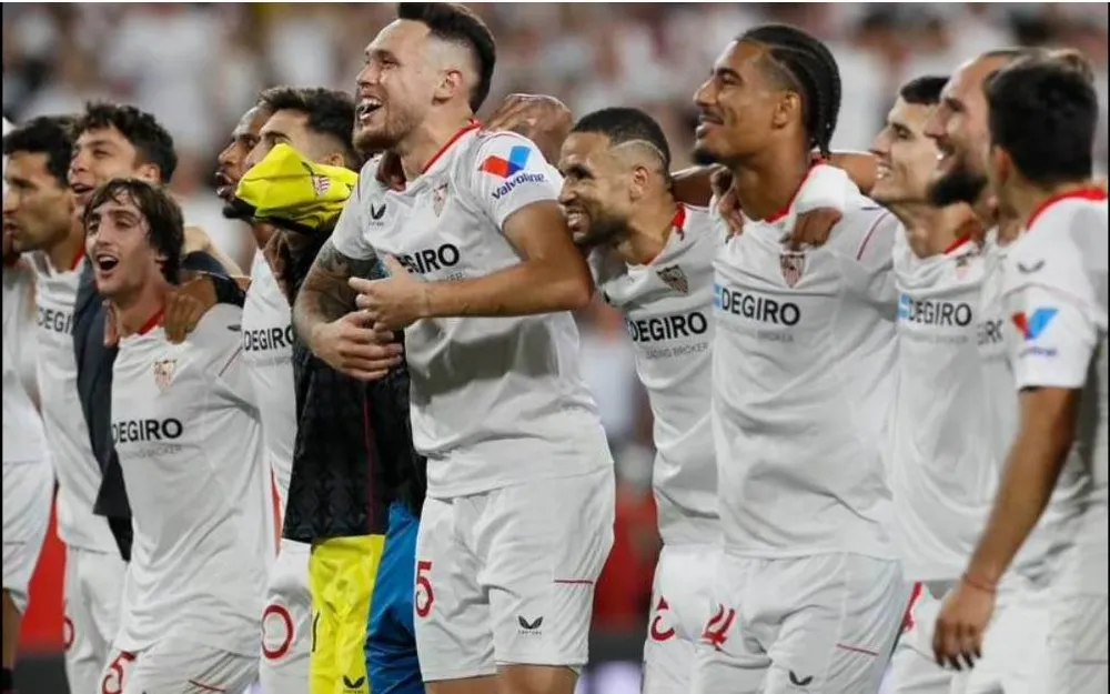 Sevilla chỉ ghi ba bàn, nhưng thắng chung cuộc 5-2. Ảnh: EPA Sevilla chỉ ghi ba bàn, nhưng thắng chung cuộc 5-2. Ảnh: EPA