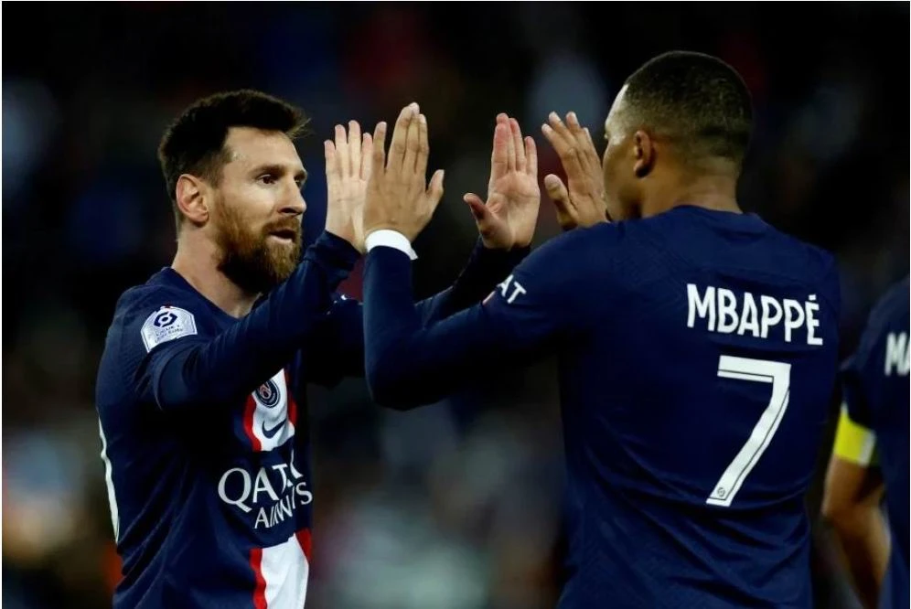 Nhà vô địch và á quân World Cup 2022 Messi và Mbappe đứng sau Ronaldo về khoản lương CLB trả. Ảnh: Getty