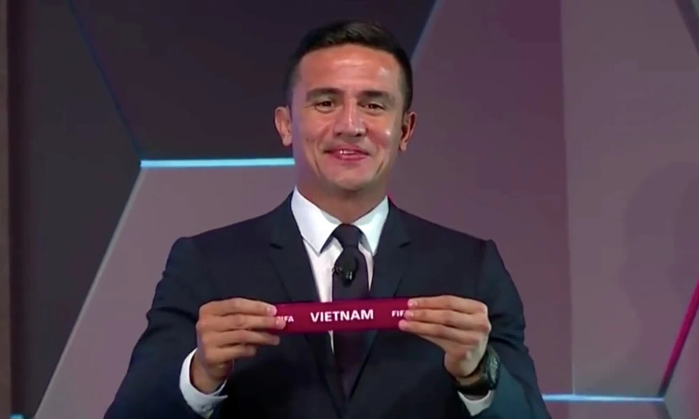 Cựu danh thủ Úc- Tim Cahill từng có "bàn tay vàng" bốc thăm đưa bốn đội Đông Nam Á vào cùng bảng G với UAE khiến nhiều trận trở nên rất hấp dẫn. Ảnh: AFC