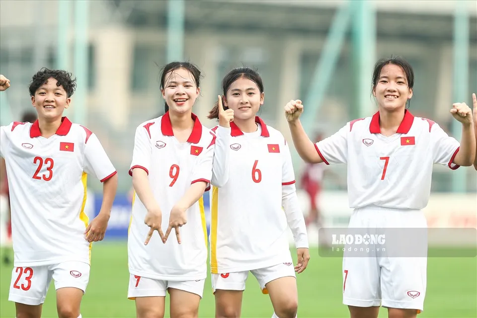 U-17 Việt Nam “đặt vé” đi VCK châu Á ảnh 2