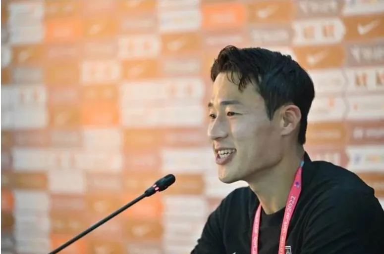Son Jun-ho từng được chỉ định họp báo sau và trước trận đấu ở World Cup 2022 tại Qatar. Ảnh: AFP