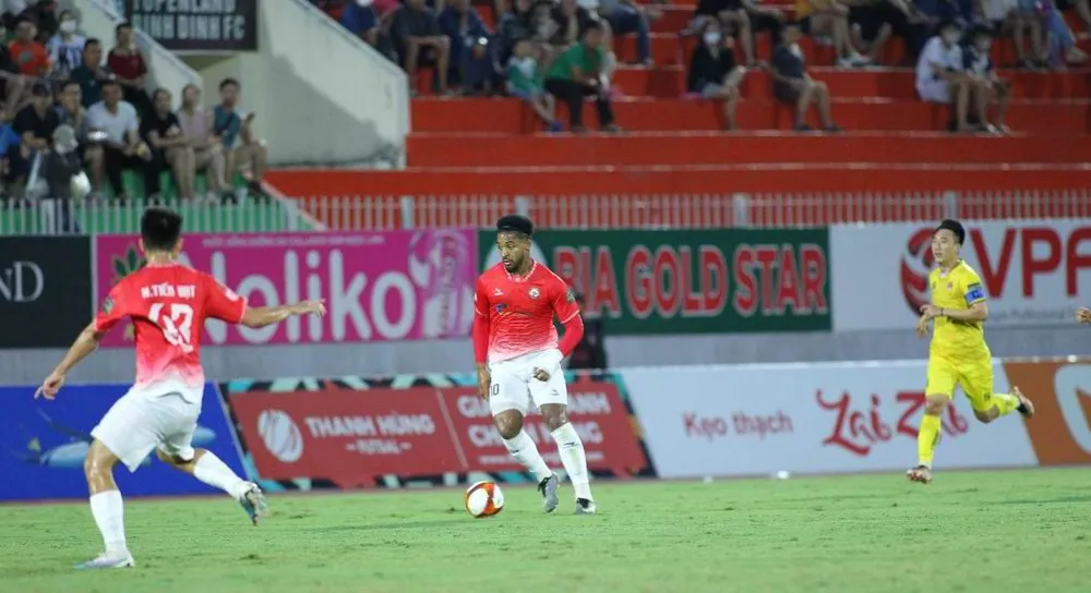 CLB Hải Phòng chia điểm ở Quy Nhơn ảnh 1