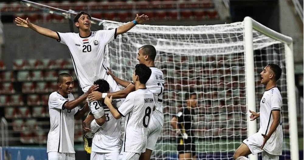 Yemen thắng Lào và vui như vô địch. Ảnh: AFC Yemen thắng Lào và vui như vô địch. Ảnh: AFC
