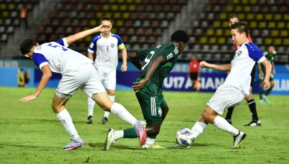 Saudi Arabia (xanh) có nhiều cơ hội và cả phạt đền nhưng không thể chiến thắng. Ảnh: AFC