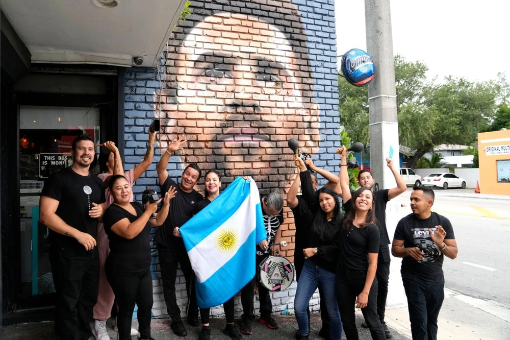 Ở Florida có 100 ngàn người gốc Argentina sinh sống, giúp Inter Miami có lượng fan đông đảo khi Messi đến thi đấu. Ảnh: K.T