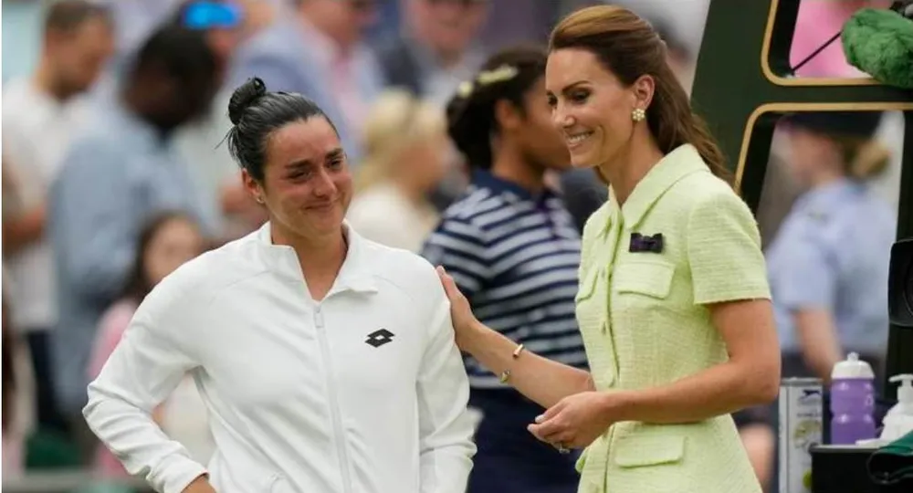Jabeur nói gì với công nương Kate khi lại thua chung kết Wimbledon? ảnh 2