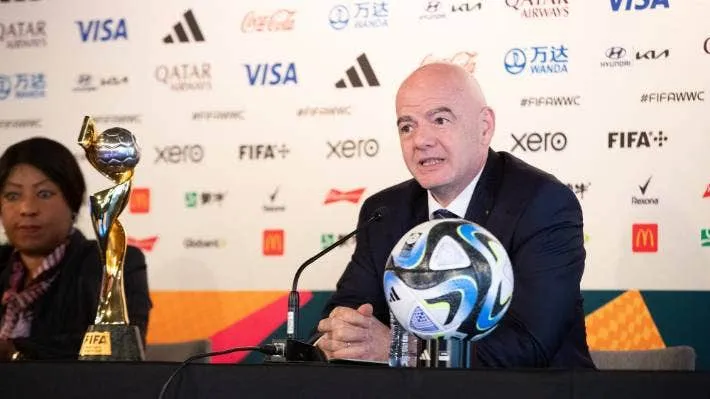 Chủ tịch FIFA Infantino và Tổng thư ký Fatma Samoura kêu gọi fan New Zealand mua vé vào cổ vũ đội nhà. Ảnh: HTM