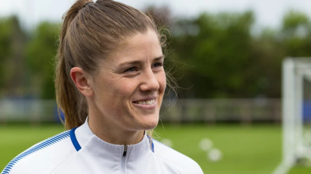 Đội trưởng Maren Mjende của Na Uy không cảm thấy lo lắng và nguy hiểm dù khách sạn tuyển Na Uy đóng quân gần hiện trường vụ xả súng. Ảnh: HTM