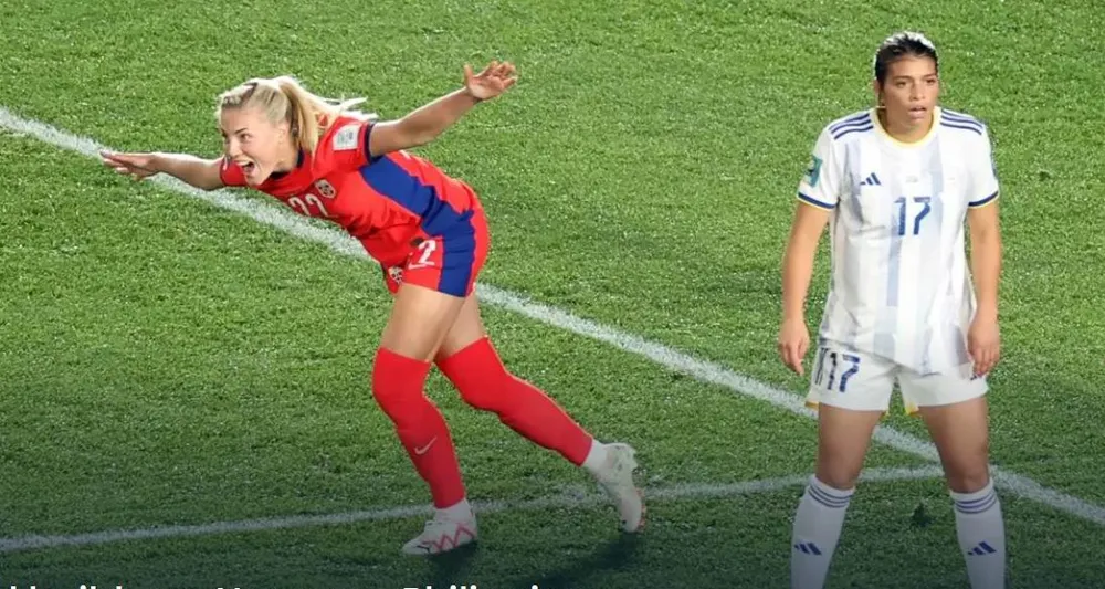 Roman Haug có cú đúp vào lưới Philippines ở phút 6 và 17. Ảnh: HTM Roman Haug có cú đúp vào lưới Philippines ở phút 6 và 17. Ảnh: HTM