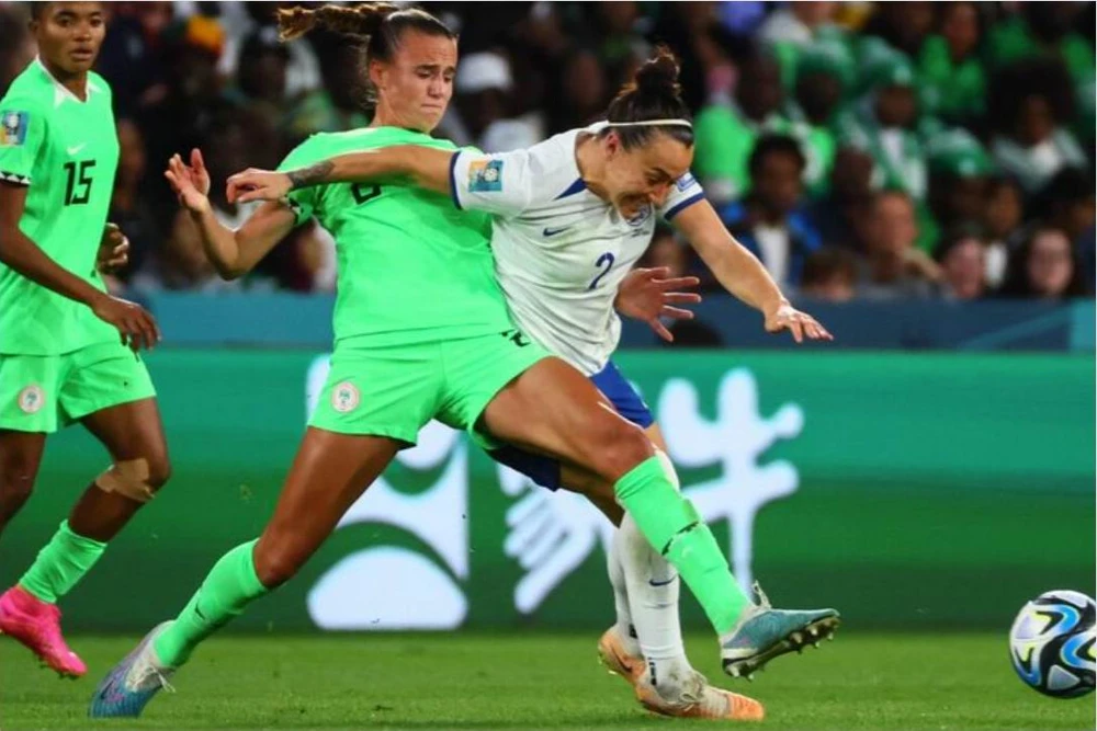 Nigeria (xanh) có rất nhiều cầu thủ nhập tịch từ Mỹ đã gây khó cho tuyển Anh. Ảnh: HTM