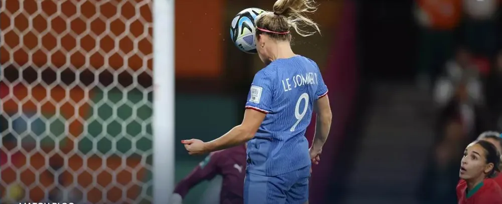 Eugenie Le Sommer của Pháp thể hiện rất xuất sắc và góp cú đúp. Ảnh: HTM Eugenie Le Sommer của Pháp thể hiện rất xuất sắc và góp cú đúp. Ảnh: HTM