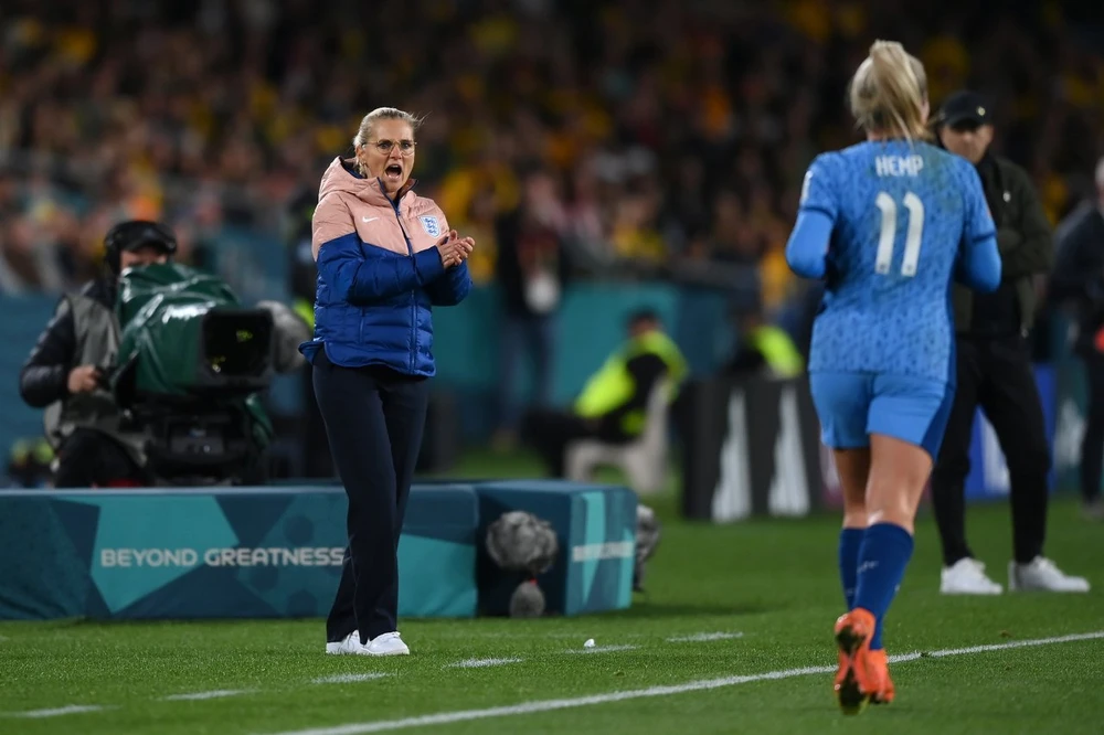 Cô trò HLV Sarina Wiegmann xứng đáng góp mặt ở chung kết. Ảnh: HTM Cô trò HLV Sarina Wiegmann xứng đáng góp mặt ở chung kết. Ảnh: HTM