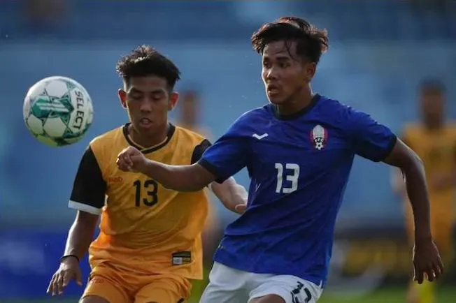 Campuchia (áo xanh) thắng Brunei 5-0. Ảnh: AFF Campuchia (áo xanh) thắng Brunei 5-0. Ảnh: AFF