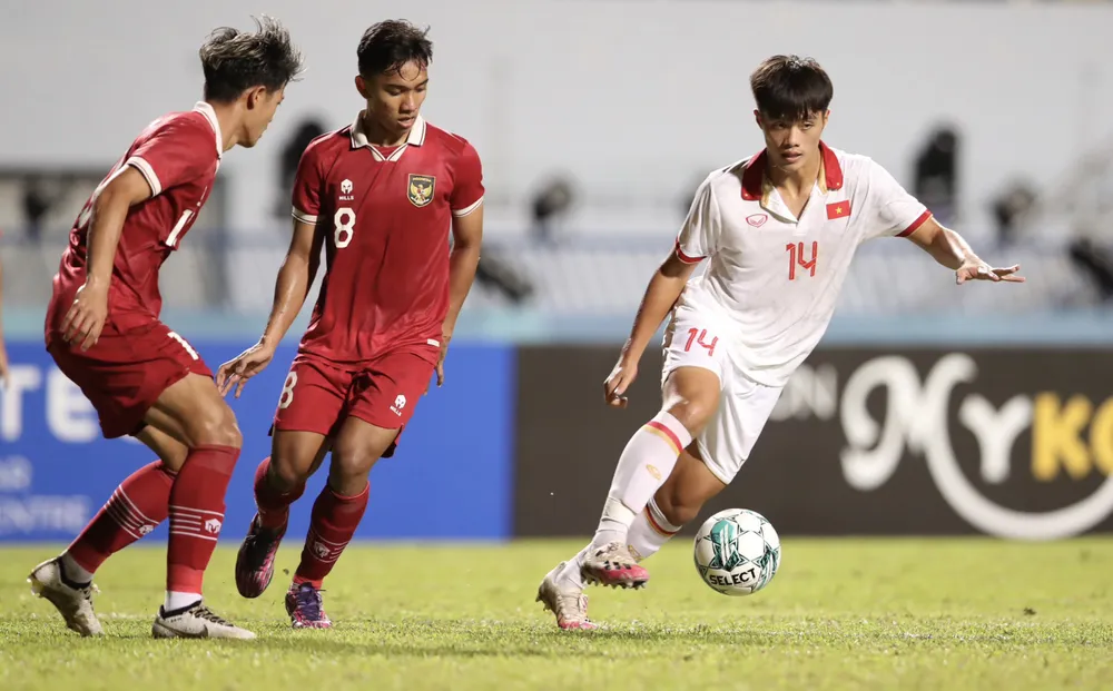 Thủ môn Indonesia từ người hùng hóa “tội đồ”, U-23 vô địch Đông Nam Á ảnh 1