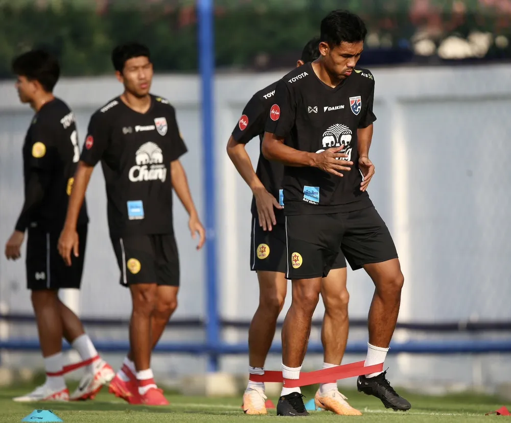 Tuổi 36, nhưng Dangda vẫn là tiền đạo số 1 của tuyển Thái Lan đá King's Cup 49. Ảnh: S.S Tuổi 36, nhưng Dangda vẫn là tiền đạo số 1 của tuyển Thái Lan đá King's Cup 49. Ảnh: S.S