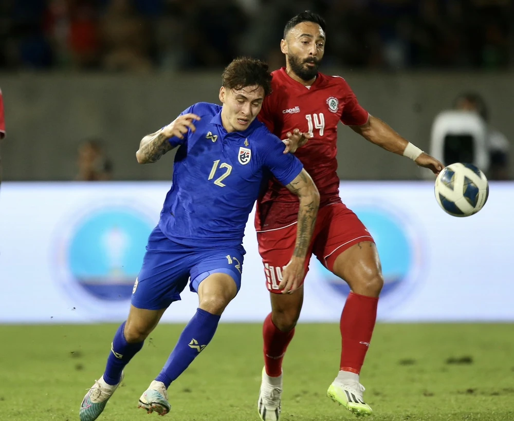 Lebanon (đỏ) chơi rất nhạt, còn chủ nhà Thái Lan cũng kém hay. Ảnh: CTP