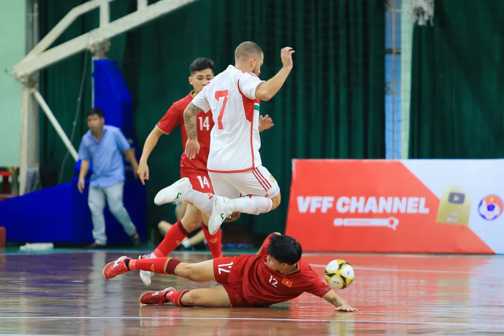 Hungary chơi pressing gây nhiều khó khăn cho Việt Nam. Ảnh: QUỐC AN TN019842 (1).JPG