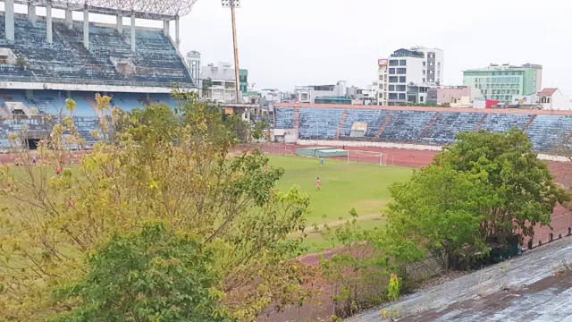 Năm 2017, SHB Đà Nẵng dùng sân mới Hòa Xuân và hiện trạng sân Chi Lăng... dành cho bóng đá phong trào. Ảnh: CTP Chi lang.jpg