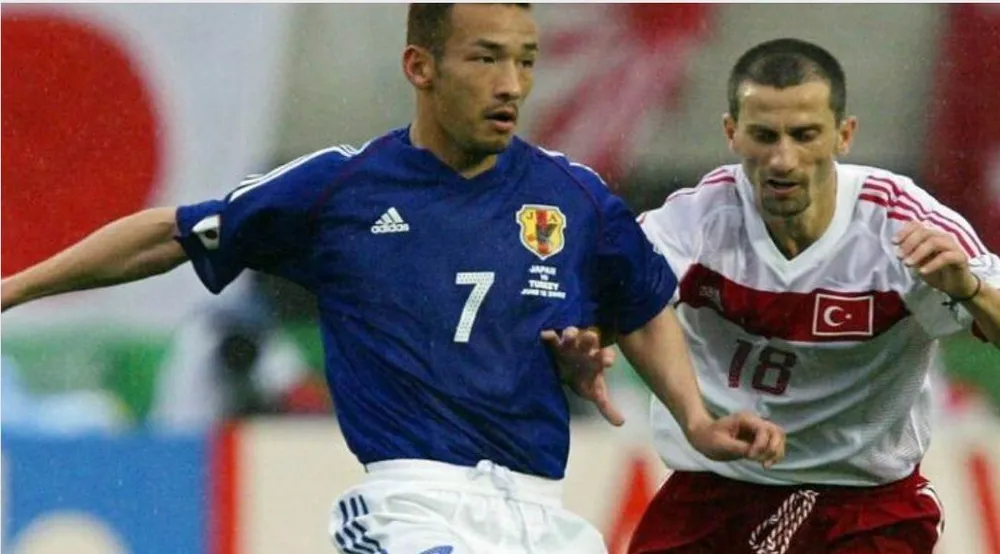 Huyền thoại Nhật Nakata là học trò của HLV Troussier. Ảnh: AFC Troussier-1.jpg