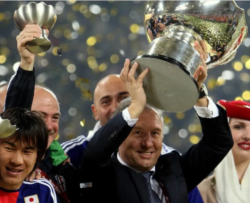 Zaccheroni giúp Nhật lên ngôi châu Á trở lại. Ảnh: AFC Troussier-4.jpg