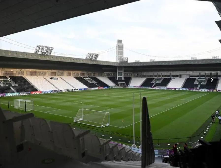 “Du lịch” đến các sân vận động xa xỉ, nơi tuyển Việt Nam thi đấu