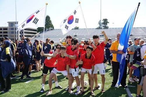 Cộng đồng vô gia cư Hàn Quốc có đội bóng đá không hề yếu. Ảnh: K.T homeless world cup