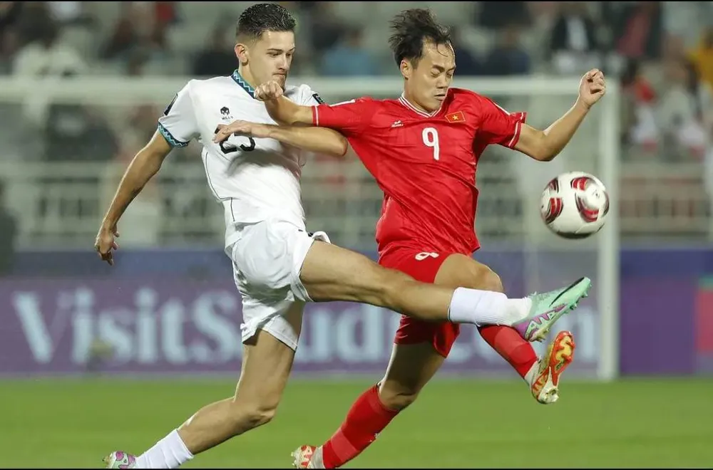 Ba trận toàn thua tại Asian Cup 2023, Việt Nam bị rớt khỏi tốp 100 FIFA. Ảnh: Getty Vietnam-Indonesia-1.jpg