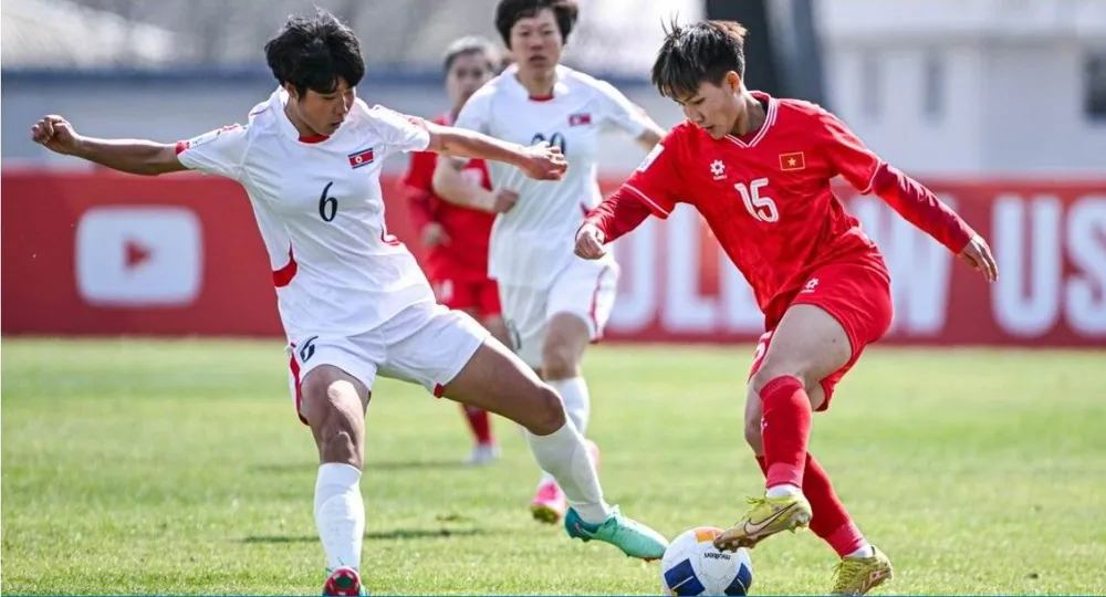 U-20 nữ Việt Nam ở trận thua Triều Tiên 0-6. Ảnh: AFC VN-Trieu Tien.jpg
