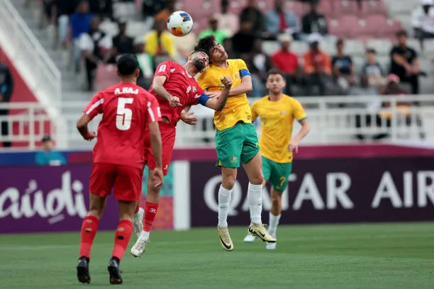 U-23 Jordan (đỏ) chơi chắc chắn và có tính thực dụng cao trước Úc. Ảnh: Getty Jordan-Uc-2.jpg