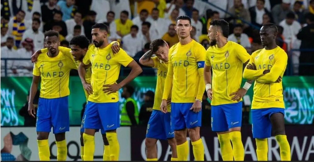Ronaldo, Sadio Mane của Al Nassr thất vọng trong loạt luân lưu khi thua Al Ain ngay trên sân nhà Al Awal. Ảnh: AFC Crespo-3.jpg