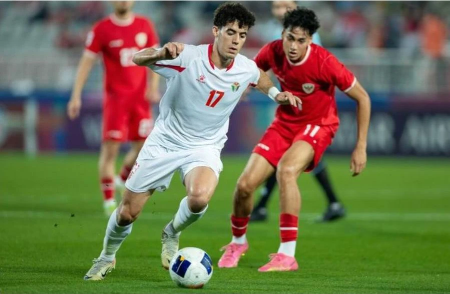 ...Rồi Indonesia cũng hủy diệt Jordan 4-1. Ảnh: AFC Indo-Jordan.jpg