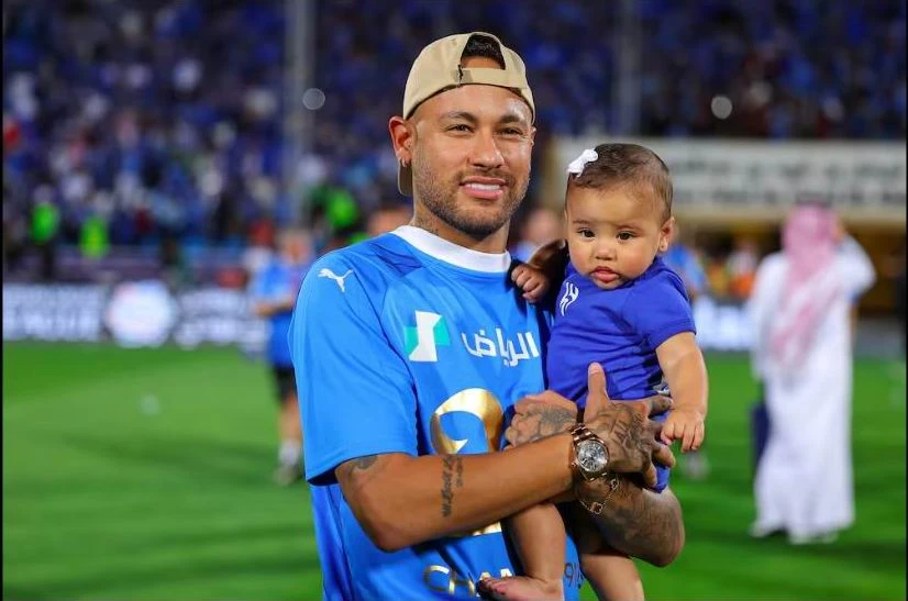 Al Hilal chi rất nhiều tiền để chiêu mộ Neymar. Ảnh: AFP Ronaldo-Neymar-1.jpg