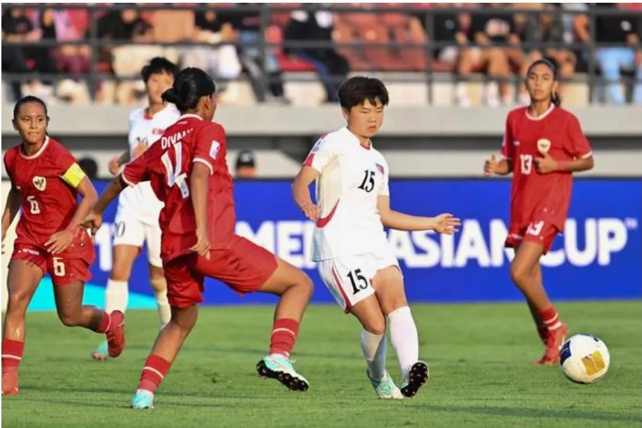 Các cô gái Triều Tiên chín lần chọc thủng lưới chủ nhà Indonesia. Ảnh: AFC Thai-Lan-TT-1.jpg