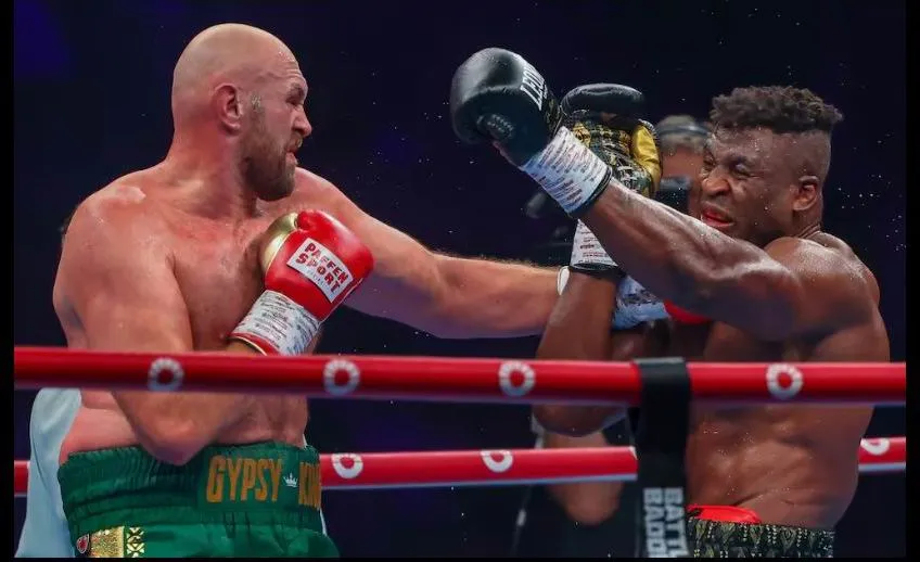 Tyson Fury trong lần đánh bại ngôi sao MMA Francis Ngannou ngày 29-10-2023 cũng tại Riyadh. Ảnh: PA Tyson-Ngannou.jpg
