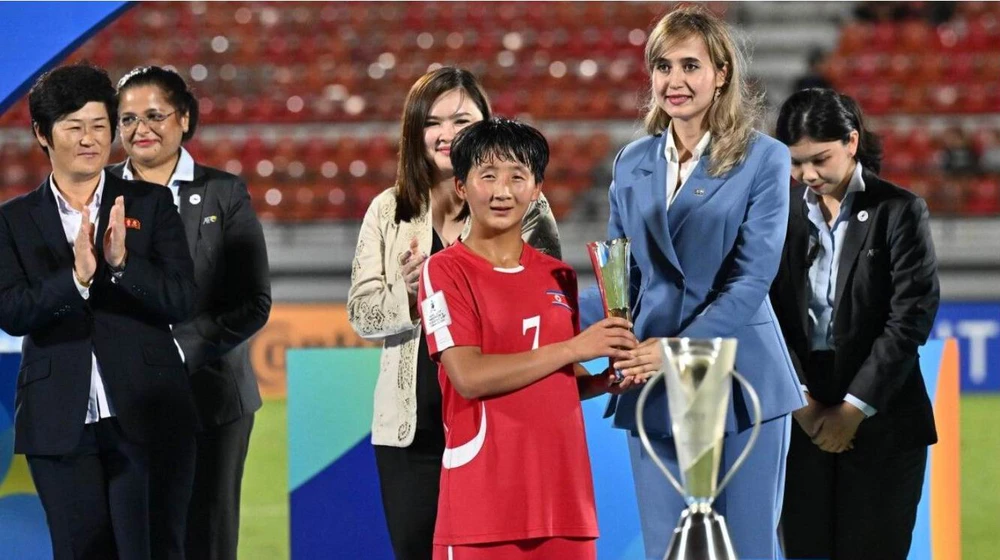 Jon Il-chong ghi sáu bàn cho Triều Tiên qua năm trận trở thành Vua phá lưới. Ảnh: AFC TT-vo-dich-Top sco.jpg