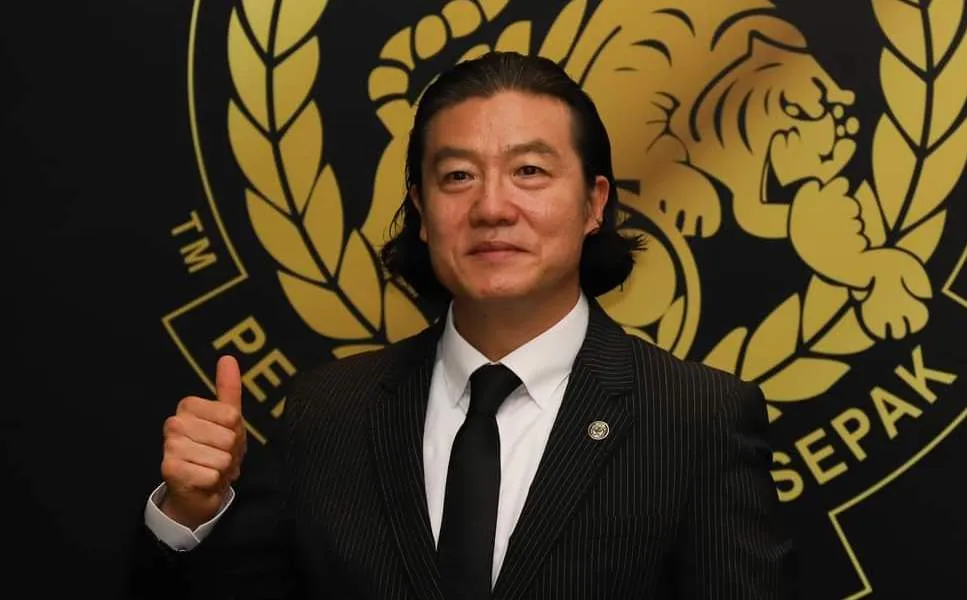 Tuy nhiên HLV Kim Pan-gon xác định, AFF Cup 2024 "có nhiêu, chơi nhiêu" không quan tâm các CLB không nhả quân. Ảnh: Bernama. Kim.jpeg