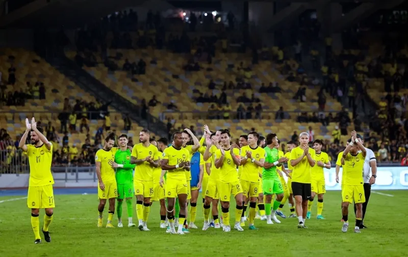 Tuyển Malaysia như “bệnh viện”, HLV Kim Pan-gon phải gọi cả tuyển thủ vừa bị tạt acid