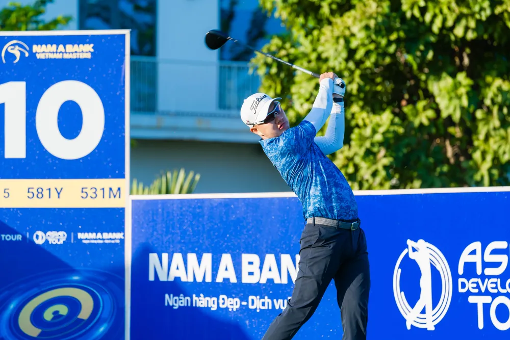 Golfer Nguyễn Nhất Long cũng vượt qua vòng cắt loại. Ảnh: CTP Việt-Nam-co-4-đại-diện-Nguyễn Nhất Long (2).jpg